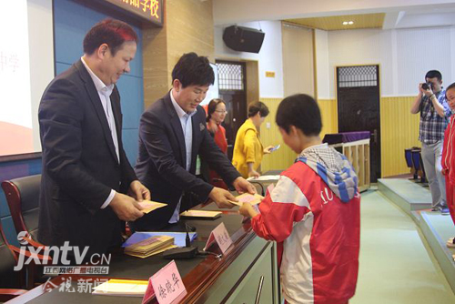 贛基集團“九江金安高級中學春蕾班”開班